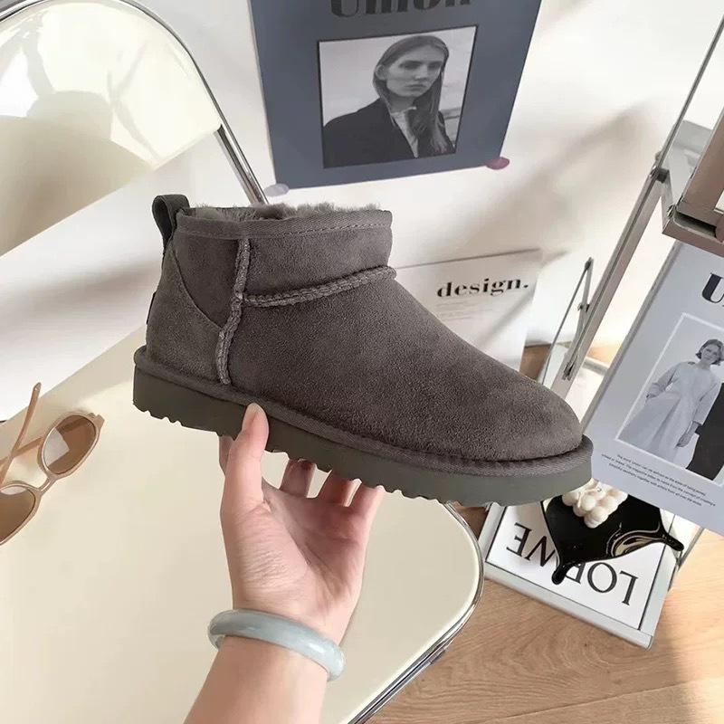 

2025 new Zhou Dongyu with the same sheepskin fur integrated snow boots women s winter thin-soled velvet mini women s shoes cotton shoes 44