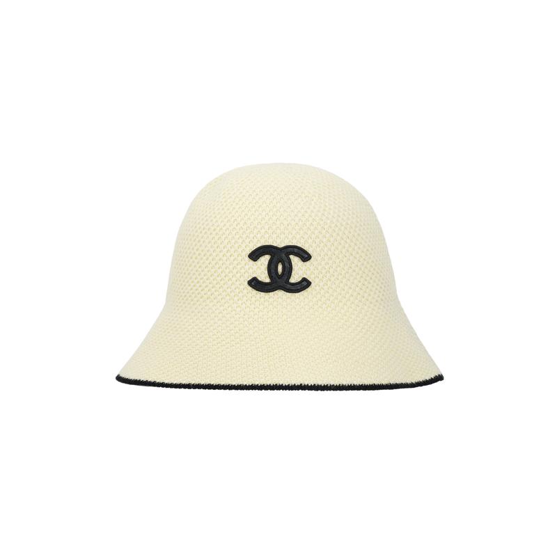 

CHANEL [25C Early Spring] Logo printing fisherman hat, same style for men and women, couple style, beige чорний