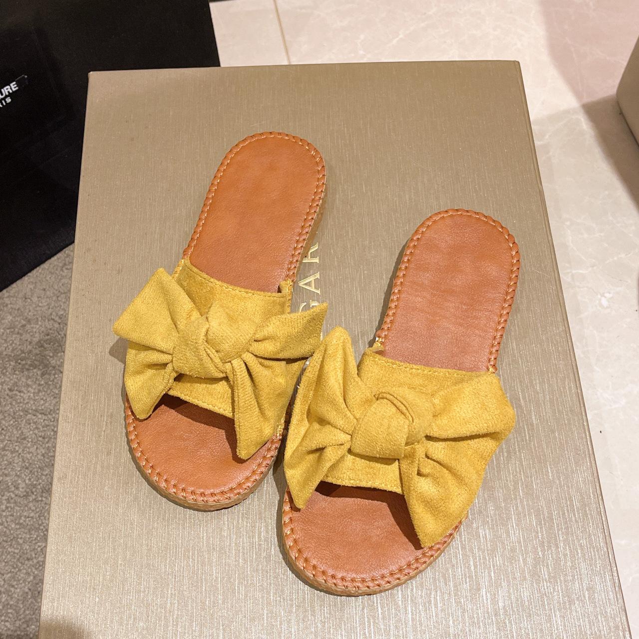 

2025 лето новые мягкие тапочки на мягкой подошве женские с бантом с мягким верхом на плоском каблуке шлепанцы модная уличная обувь повседневные крутые тапочки 40 жёлтый