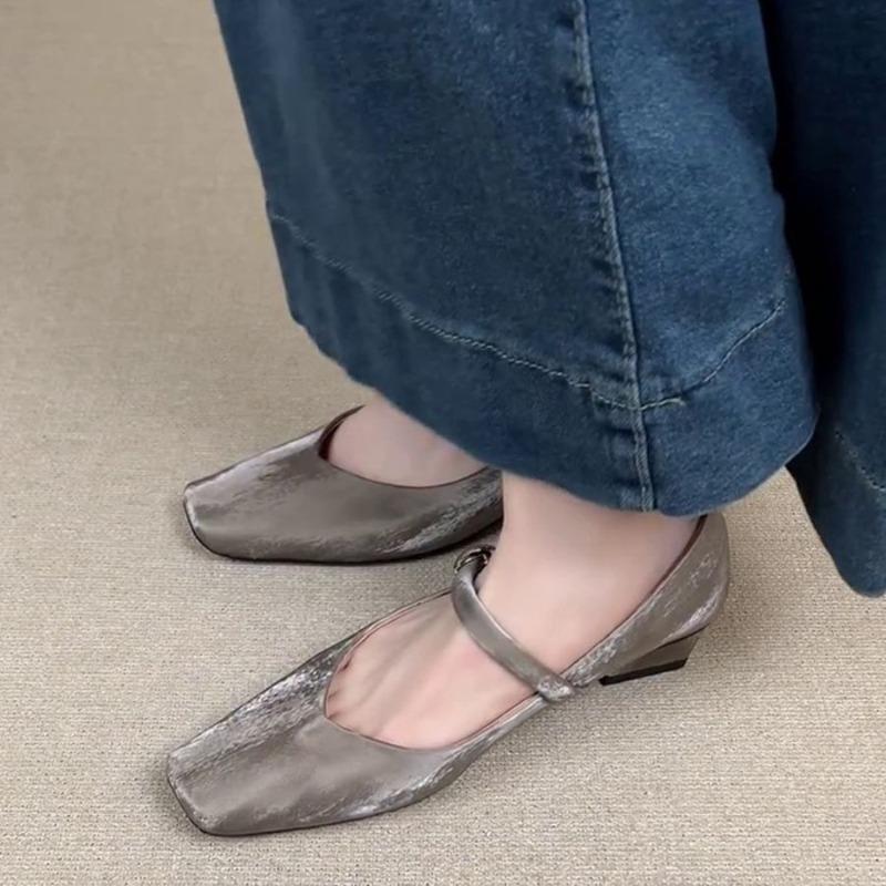 Hot Selling Summer 2025 Square Toe Woman Shoes Comfortable Elegant Sneaker Shallow Pearl Buckle Strap Dress Low Heels Mary Janes