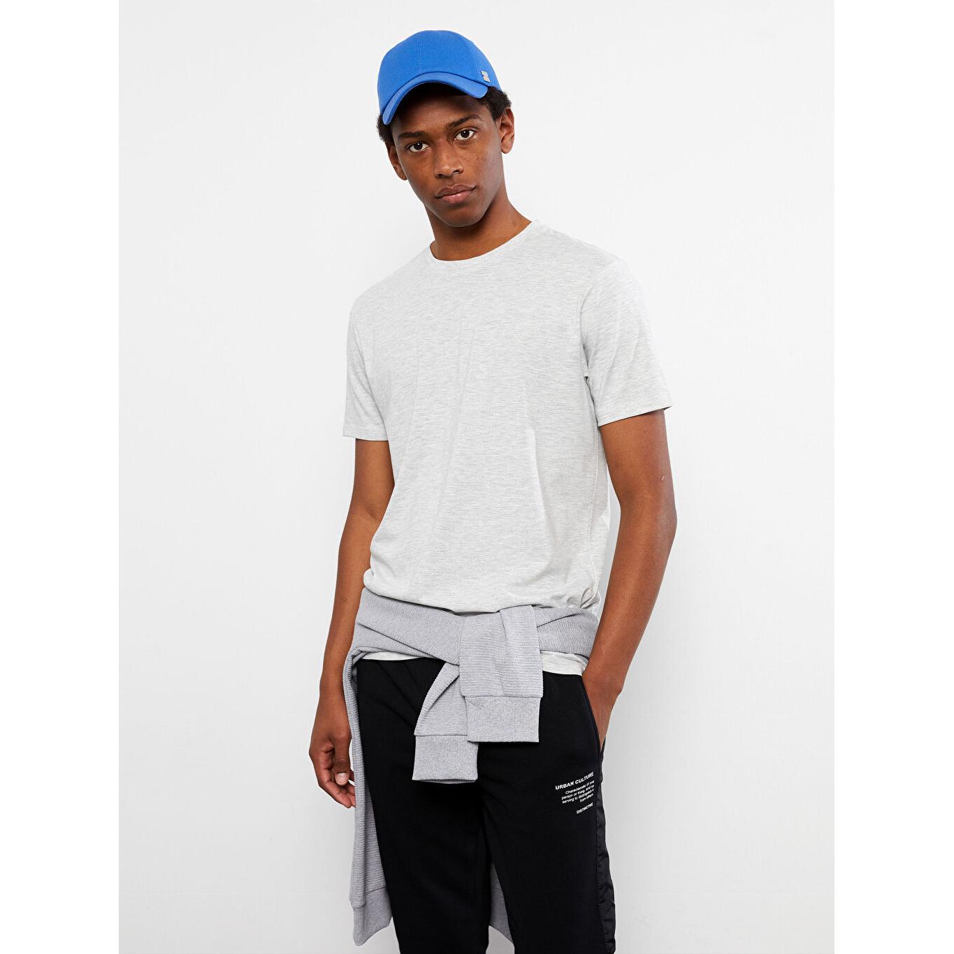 

Серая мужская футболка с коротким рукавом и коротким рукавом с велосипедным воротником