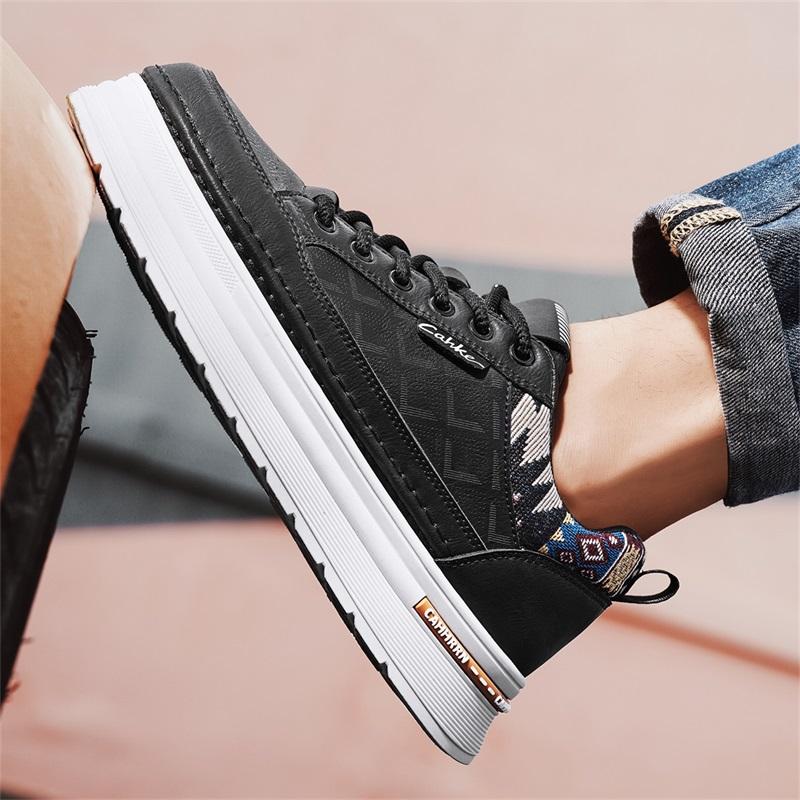 Men 's Casual Four Seasons Fashion Skateboarding Students Comfortable Sneakers Boys Trending Soft Sole Breathable Shoes