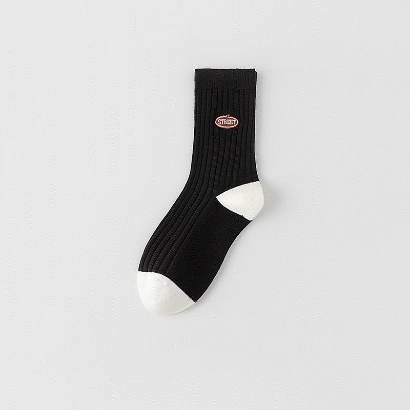 Children's Fall and Winter Style Mid-length Socks, Pile Socks, Black and White Striped Long Socks, Anti-odor and Sweat-absorbing Socks