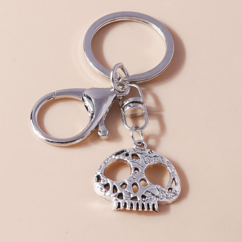 Fashion Stainless Skull Keychain Halloween Skeleton Bat Pumpkin key Rings for Men Women Handbag Pendants DIY Party Jewelry Gifts