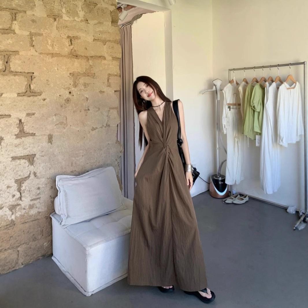 French temperament royal sister style V-neck dress children s summer new seaside vacation suspender neck dress S