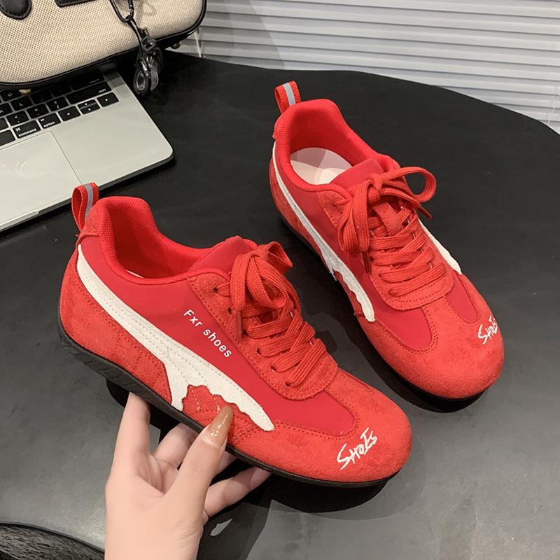 

2025 summer thick-soled inner height-increasing moral training shoes women s white splicing retro racing shoes breathable casual sports board shoes 35 красный