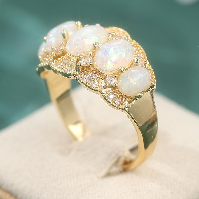 Elegant Luxury Fashion Women's Ring Simple Versatile Synthetic Oval Fire Opal Stone Engagement Band Rings Jewelry