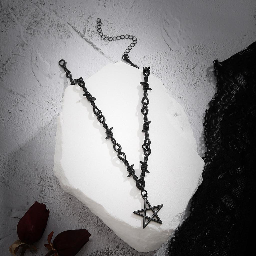 Star Shape Pendant Necklace For Women With Alloy Geometric Design And Cross Chain