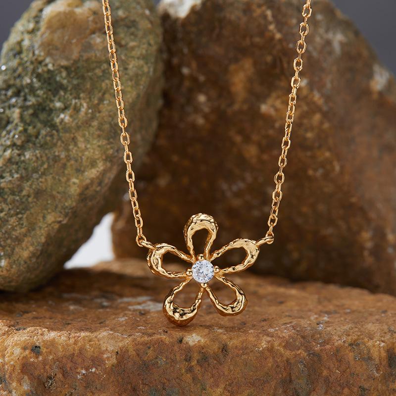 S925 Sterling Silver Zircon Colored Treasure Collarbone Chain Fashionable And Sweet Hollow Small Flower Pendant Necklace Women