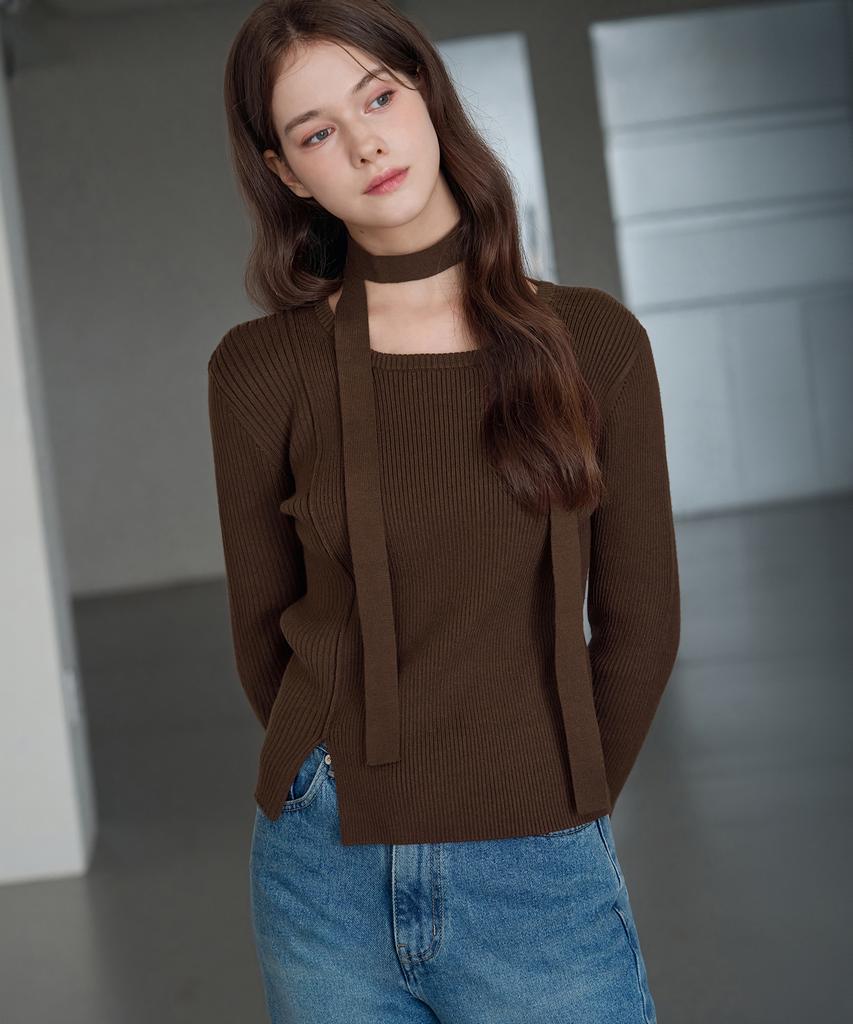 Deuloupisumeon Two-Face Slit Ribbed Knit Top [Black]