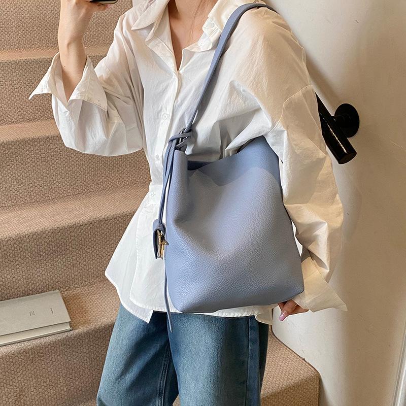 Bag Lady Frühling 2025 Neue Mode Einfache Retro Lässige Umhängetasche Textur Beliebte Eimertasche