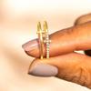 Anello a Croce Huitan alla Moda a Doppio Strato Femminile Micro Pavé Piccoli Zirconi Dita per Uso Quotidiano Accessori Versatili da Donna