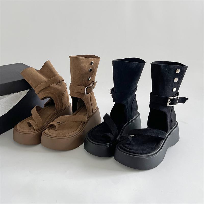 Queen Fan retro thick-soled one-word sandals for women's summer wear 2025 new high-end cover toe heightening cool boots