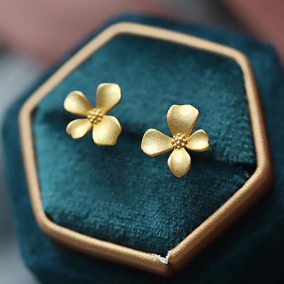 2025 Bloemen Metalen Oorbellen 2024 Nieuwe Populaire Niche Ontwerp Oorbellen Retro Licht Luxe Oorbellen