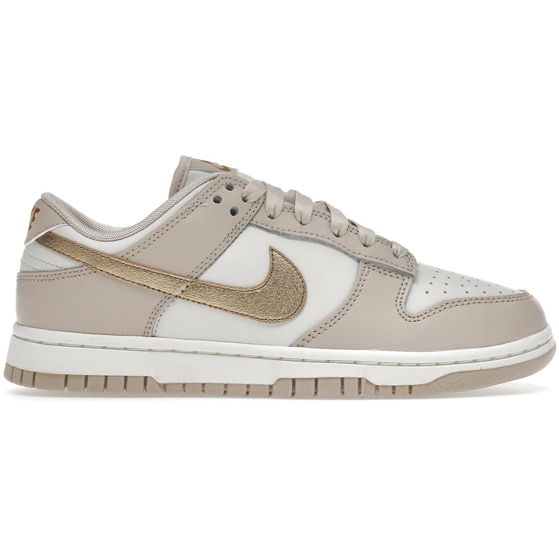 

Sneaker Nike Dunk Low Phantom Metallic Gold (Women s)(DX5930-001) 44.5