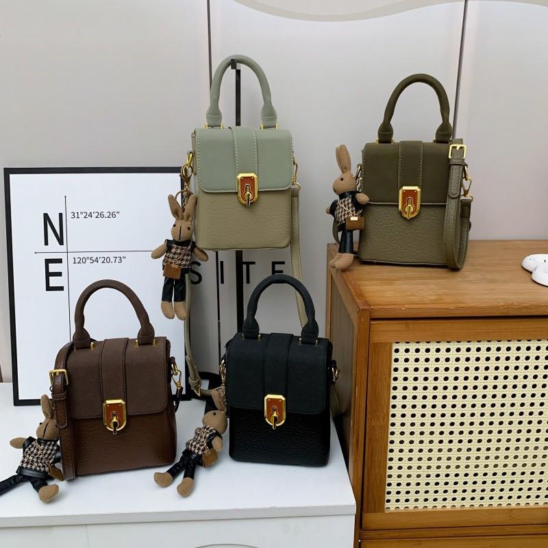 

Vintage Patchwork Handbag: Versatile Crossbody Square Bag for Mobile Phone Without Pendant чорний