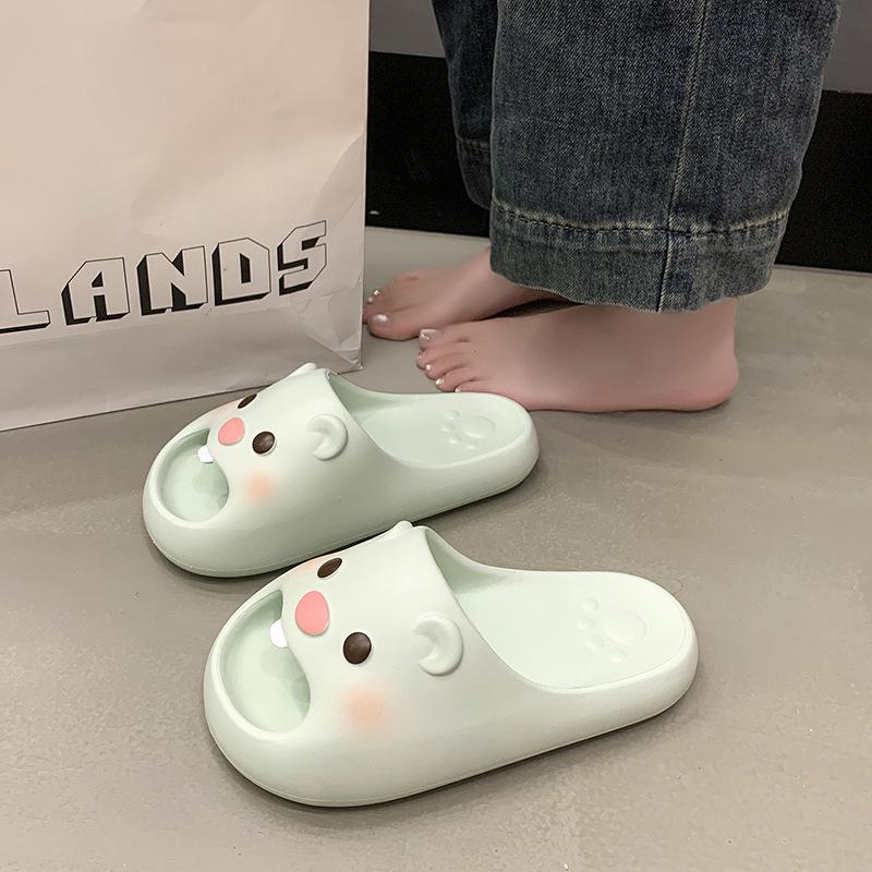 

Милые маленькие тапочки-бобры женские летние новые для улицы, дома, для помещения, из ЭВА, нескользящие, на толстой подошве, крутые тапочки для общежития 40-41 зелёный