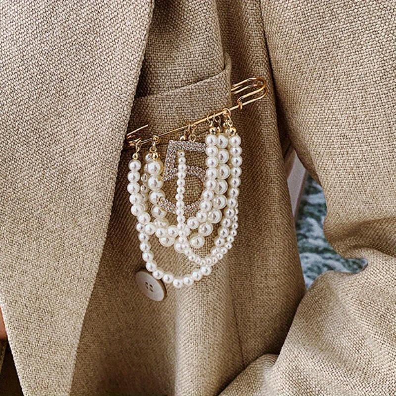 Classic Elegant Women Men Pearl Tassel Crystal Brooches Badges Vintage Lady Party Wedding Accessories Jewelry