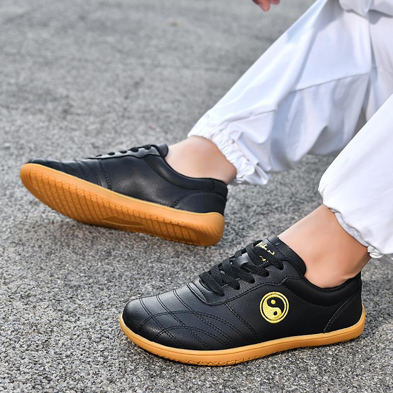 Scarpe Tai Chi da Uomo e Donna Sneakers Flessibili Kung Fu Scarpe Piatte per Camminare Arti Marziali Suola Morbida Bianco Nero