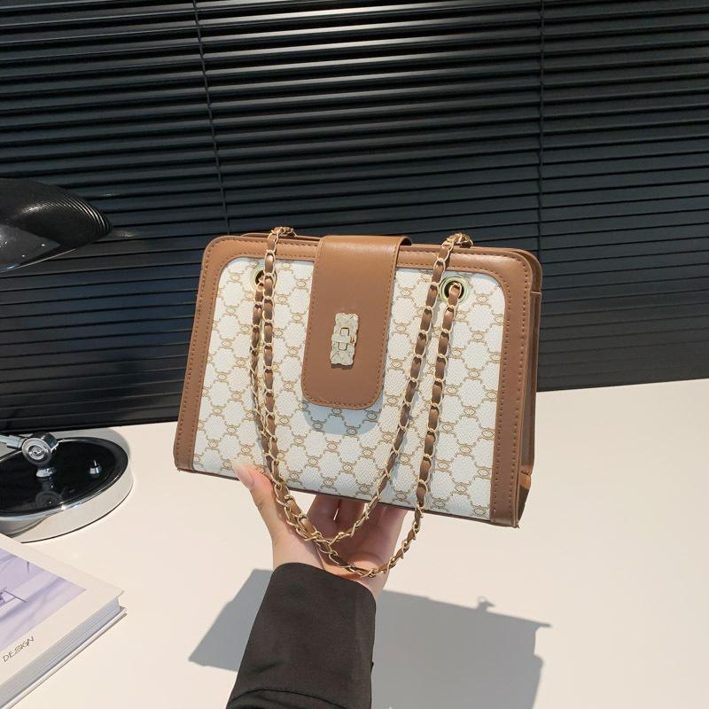 Bag Women's 2025 Summer New Large Capacity Personalized Chain Bag Fashion One Shoulder Simple Crossbody Bag Small Square Bag