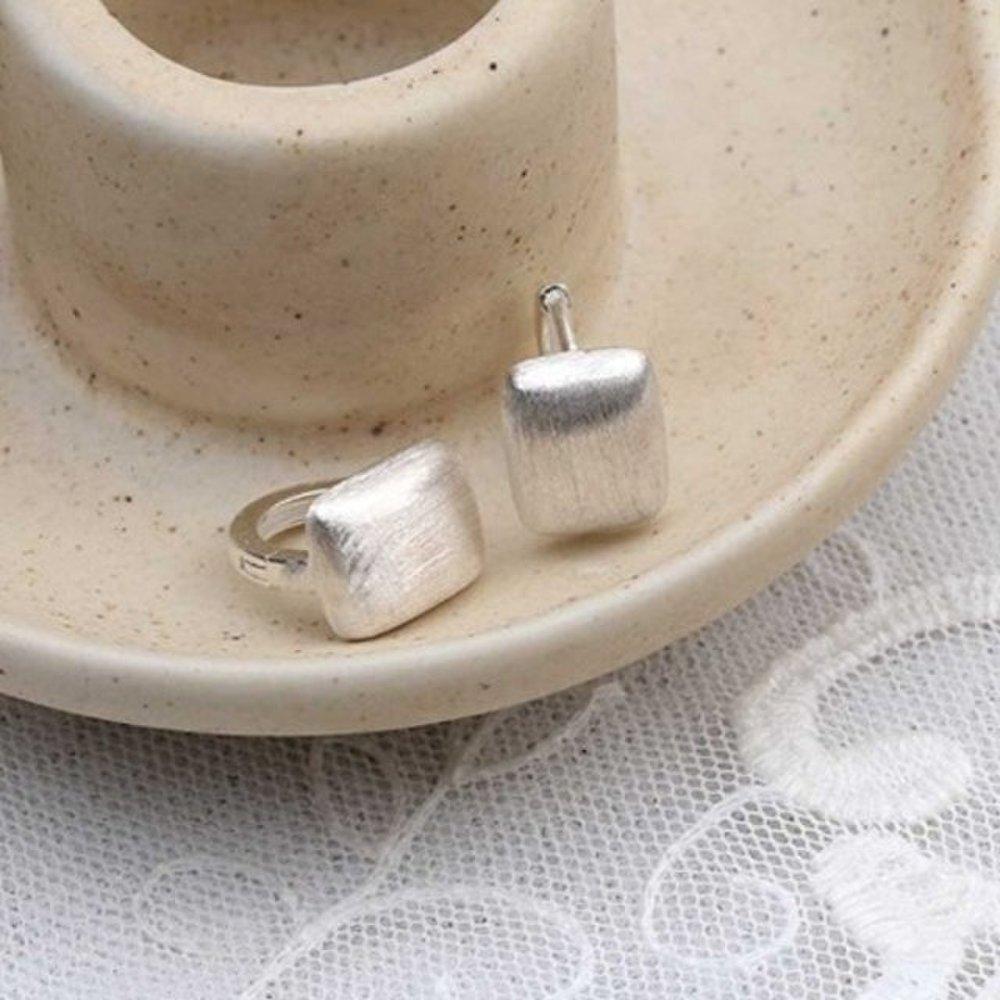 

[Aslit] One-touch ring earrings, silver 925, square point daily