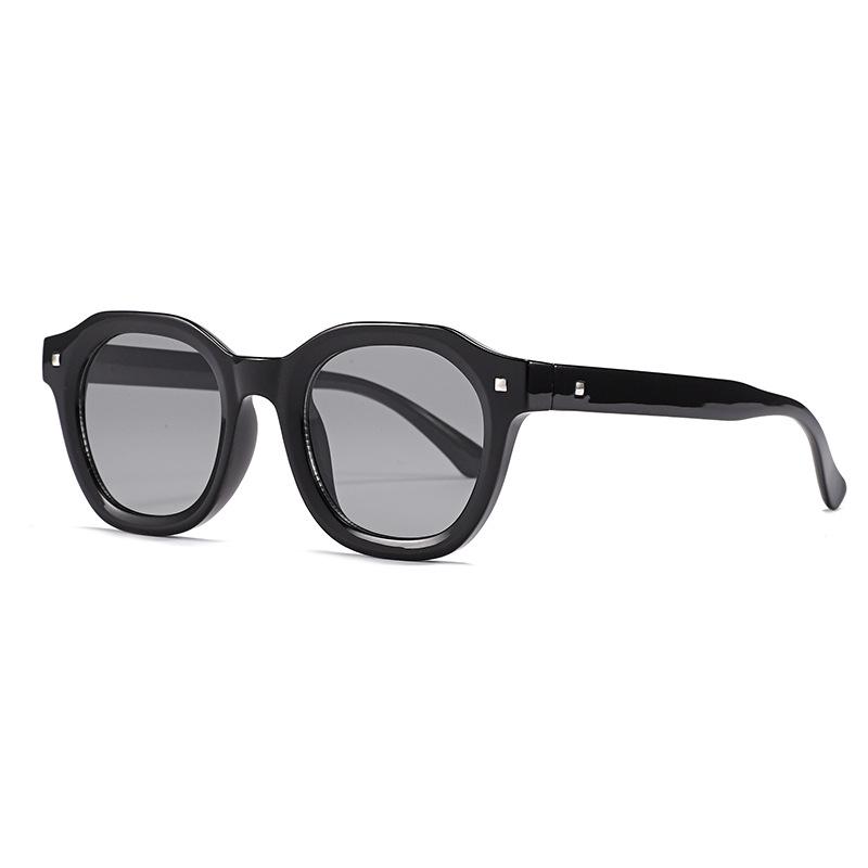 

Luxury Brand Designer Oversized Square Sunglasses Women For Men Vintage Big Frame Punk Hip Hop Rivet Sun Glasses UV400 As the photo