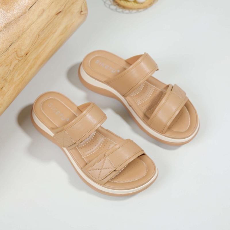 New Women's Shoes Casual and Versatile Slippers Anti-slip Beach Thick-soled Slippers