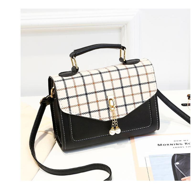 Женская сумка через плечо на одно плечо, портативная маленькая квадратная сумка, простая для студентов. чёрный