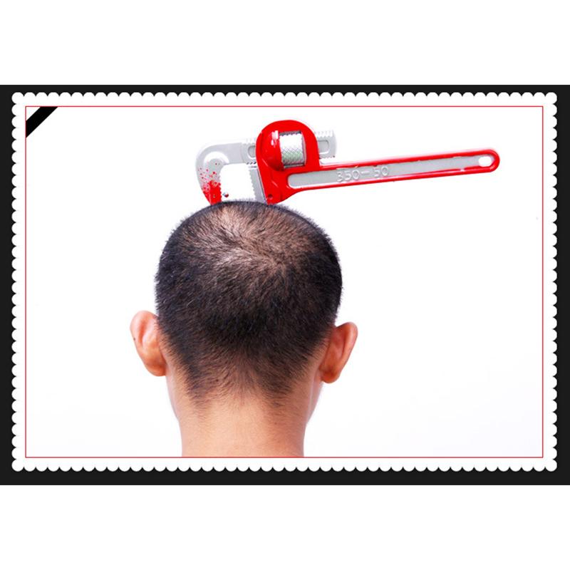 Falešná pila sekera nůž strašidelná halloweenská čelenka záludné rekvizity hororová párty dekorace