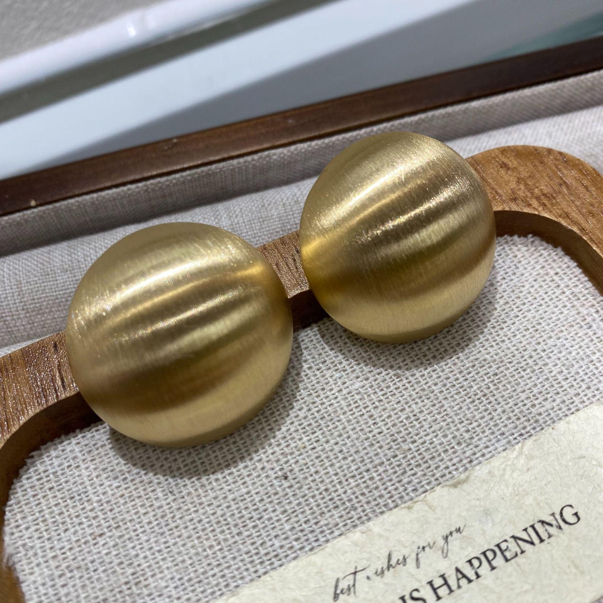 Stylish And Simple Brushed Geometric Round Stud Earrings, Light Luxury Temperament, High-End Earrings.