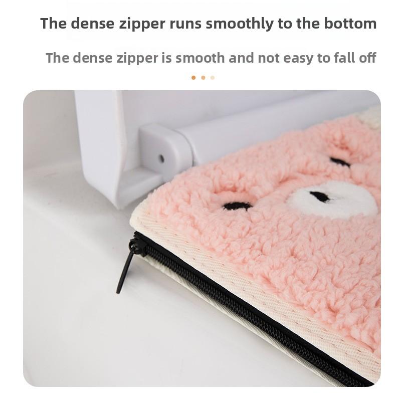 Cole-matching Bear Bear Paw with Handle Waterproof Winter Warm and Lovely Toilet Mat