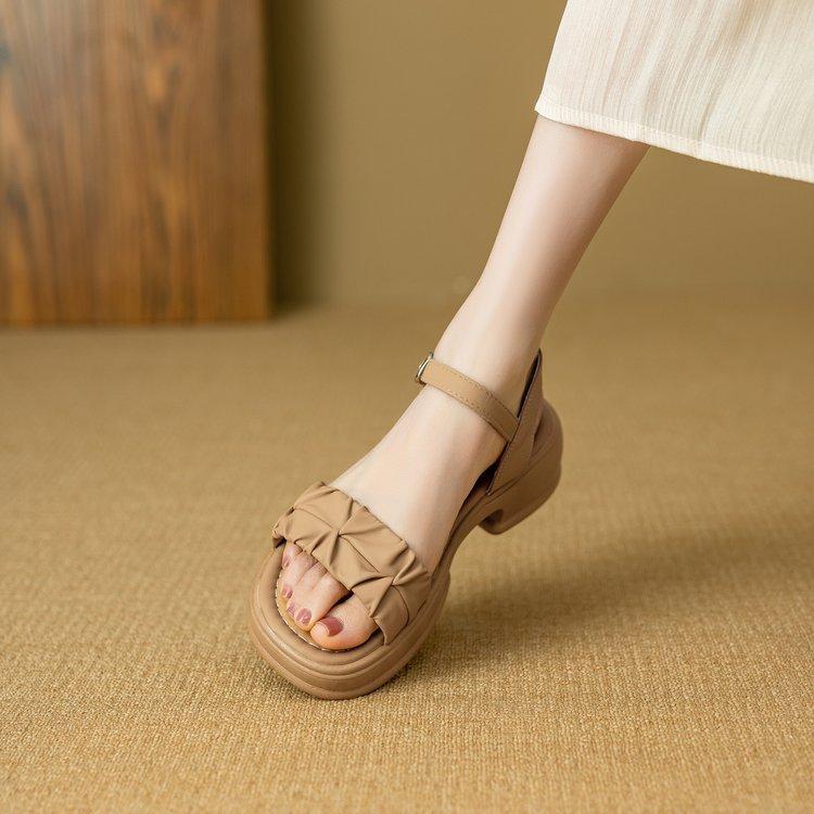 

Small man increases height, summer wear thick heel beach shoes, new casual versatile platform sandals women 35 хакі