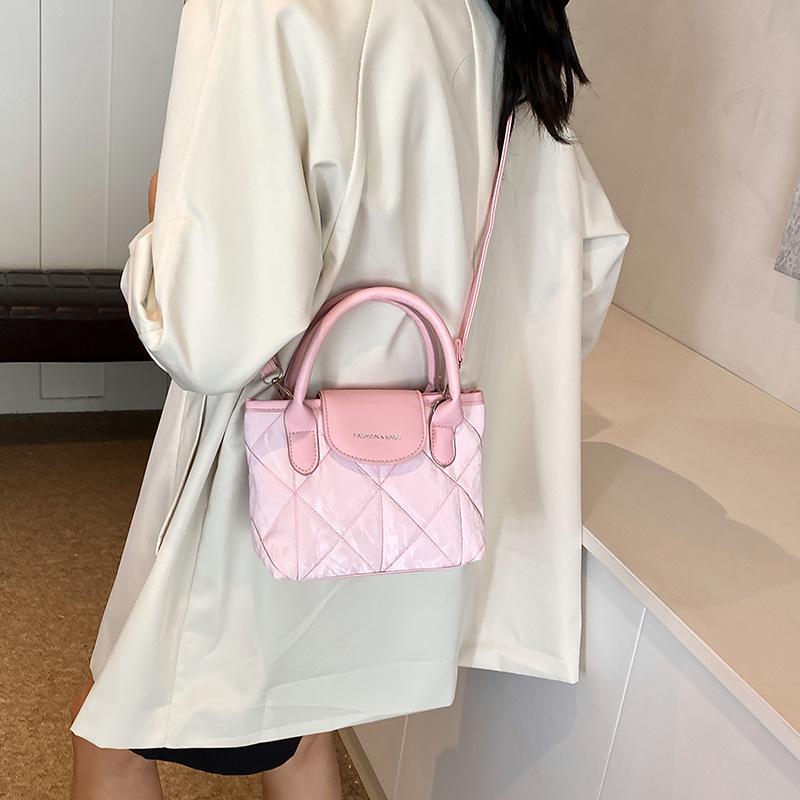 Style Bucket Korean Fashion Womens Bag Diamond Texture Shoulder Messenger Autumn 2025