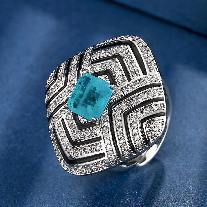 

Ювелирные изделия Медное основание Позолоченное Ретро Симуляция Парана Принцесса Квадратный Набор Личности Главный камень 8 * 8