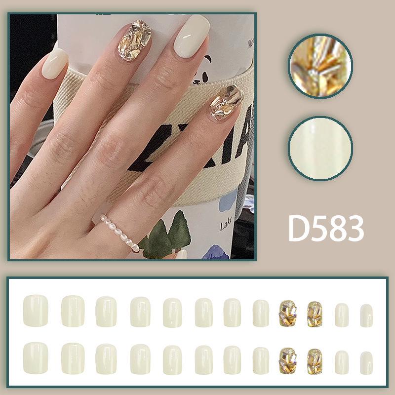 Elegant White Champagne Diamond Nail Art Tips for a Sophisticated Look