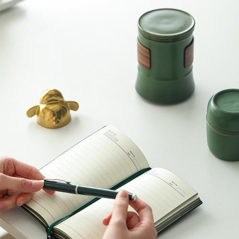 In the name of bamboo, a tea gift set, a portable outdoor camping teapot, a teacup, and a business gift
