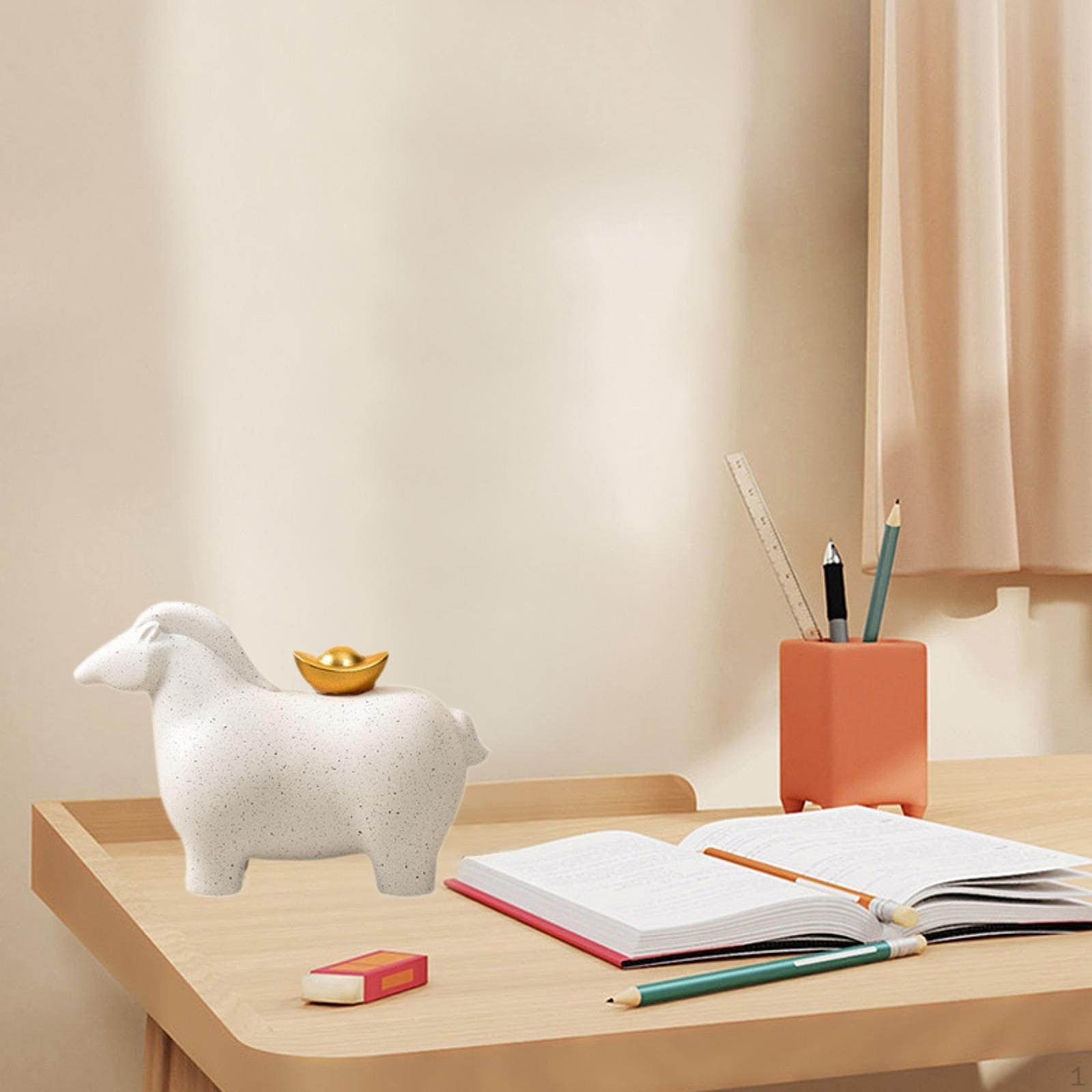 

Художественная статуэтка лошади из смолы