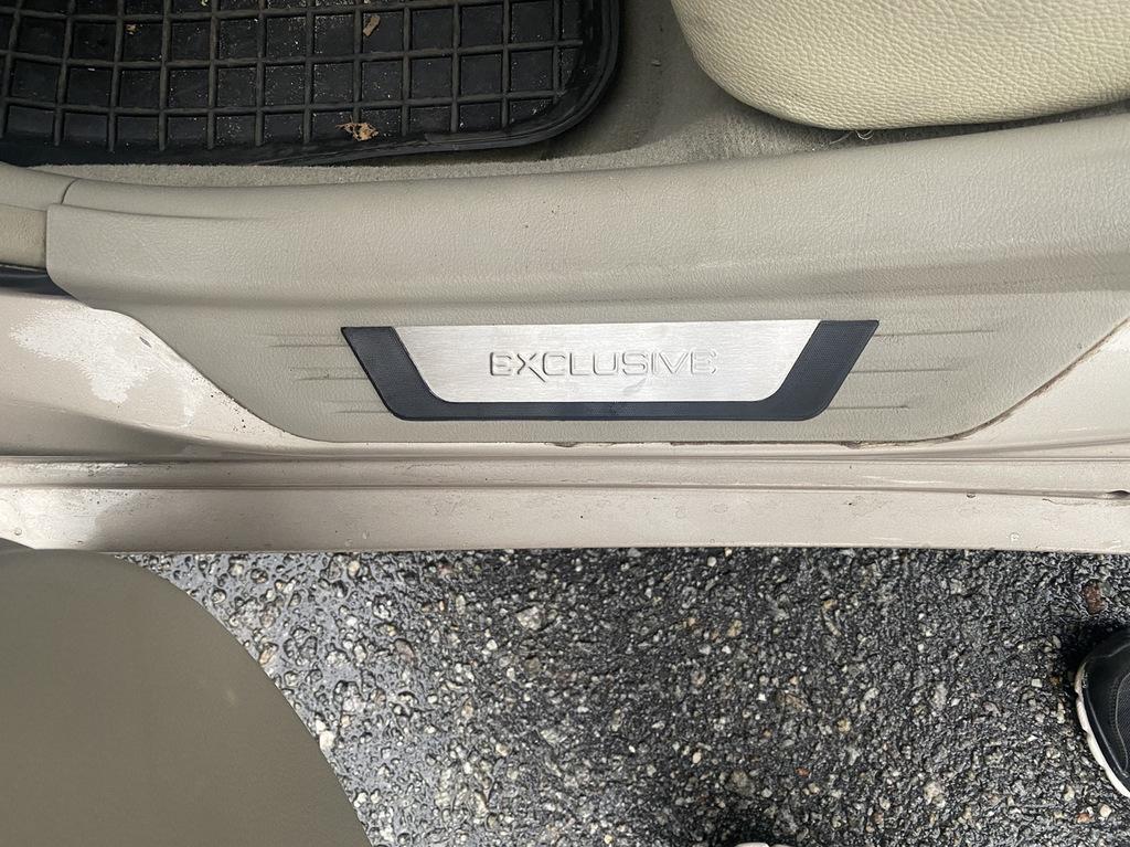 Накладки на пороги (4 шт) Exclusive для Toyota Camry 2002-2006 гг