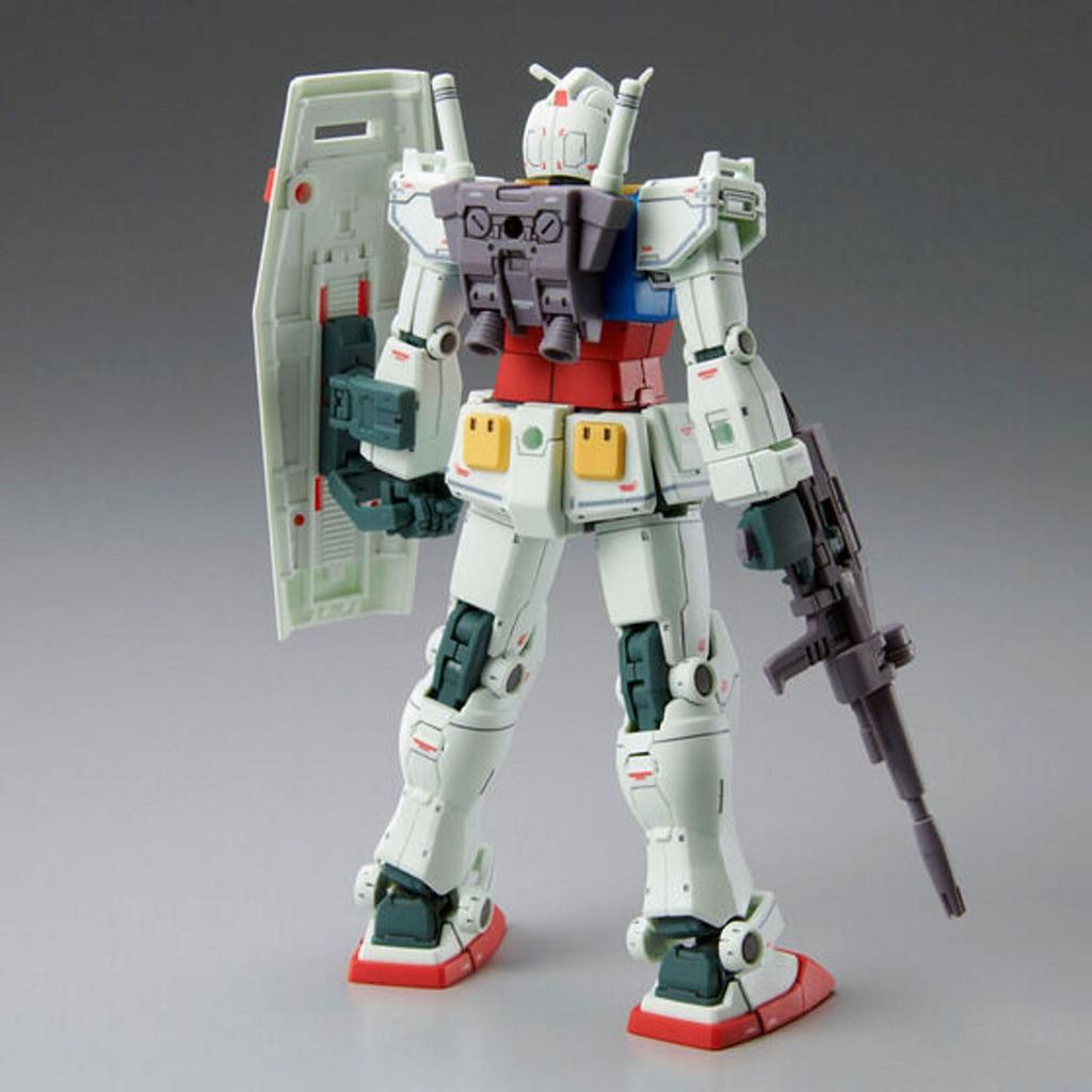 HG Gundam ostrov 1/144 RX-78-02 (Verze Cucrus Doan)