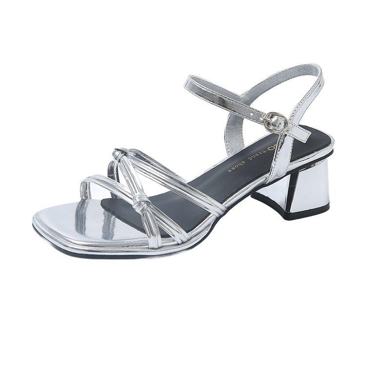 

Premium sense word with thick heel sandals summer 2025 new fashion versatile with skirt temperament medium heel women s shoes 40