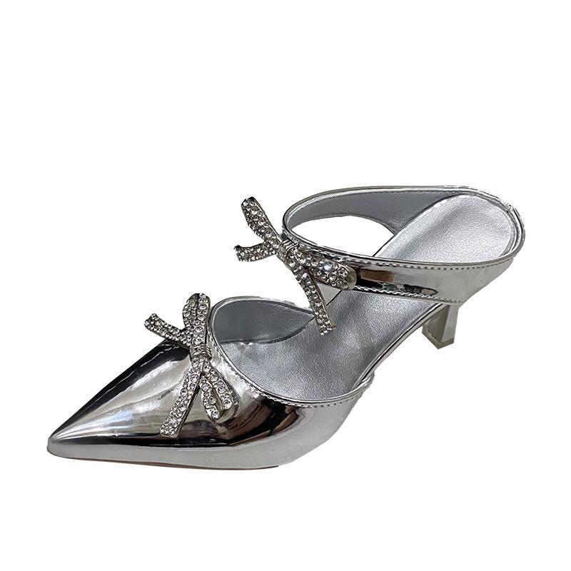 

Тапочки Baotou женские со стразами и бантом, заостренные, полудраг, весна 2025, новые сексуальные тапочки на тонком каблуке и высоком каблуке 39 серебряный