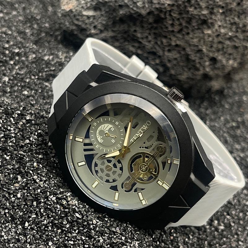 Men's Blue Light Silicone Strap Quartz Sports Watch in New Fashion Trend