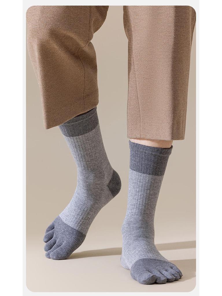 Men's Sports Cotton Five-Toe Socks: Sweat-Absorbent, Anti-Odor, Mid-Calf, Solid Colors, Autumn Collection.