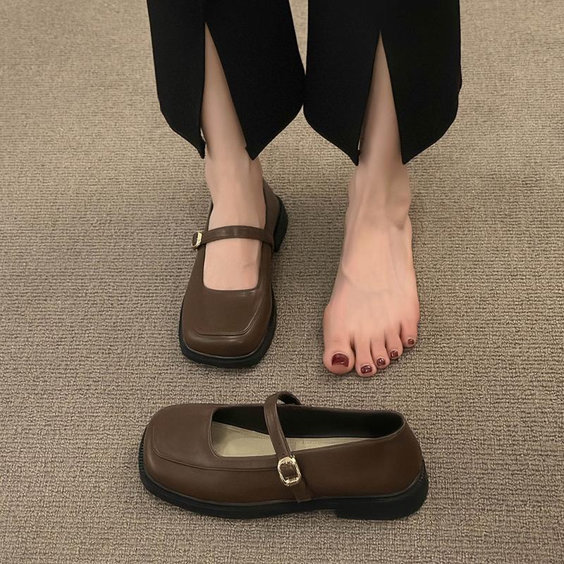 

Новые туфли Мэри Джейн с квадратным носком на мягкой подошве, маленькие кожаные туфли, женская обувь, новые лоферы в британском стиле с юбкой, с мелким вырезом, модные 35
