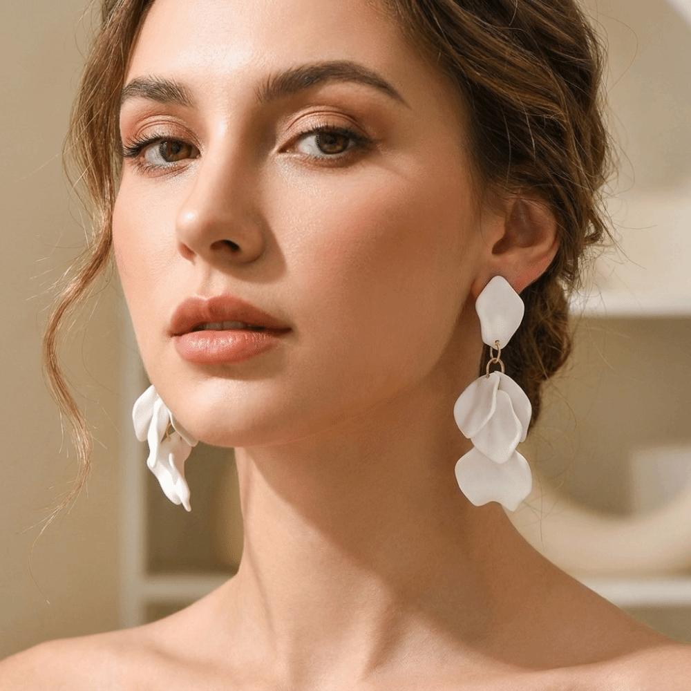 Zinc Zinc Alloy Acrylic Drop Earrings Sweet Dangle Earrings Fashion Petal Tassel Earrings Formal Occassion