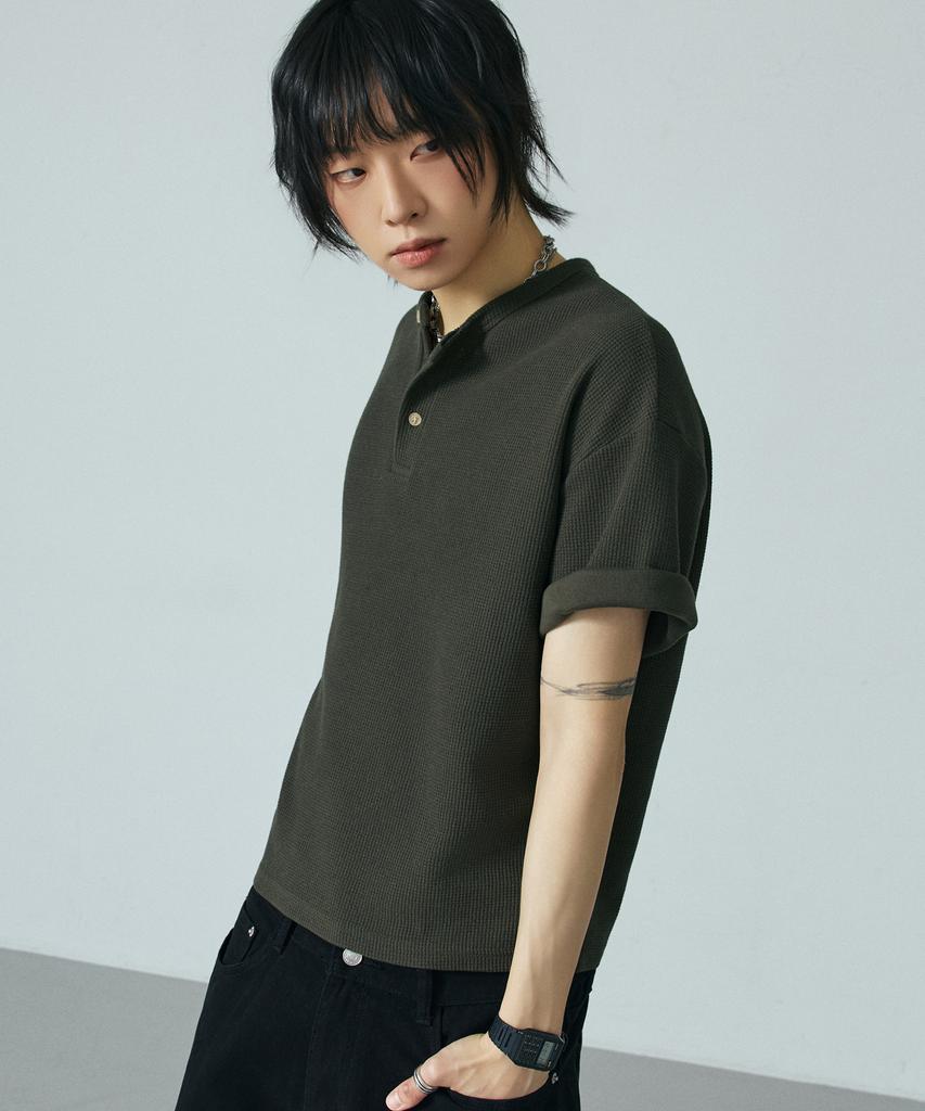LXT Waffle Henley Neck Crop Short Sleeve T-Shirt [Khaki]
