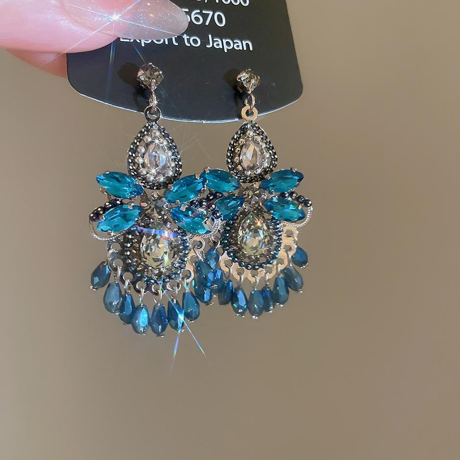 Europäischer und amerikanischer ethnischer Stil, mit Diamanten besetzte Wassertropfen-Quasten-Ohrringe, Steckerohrringe, Damenohrringe, Design-Sinn Nische