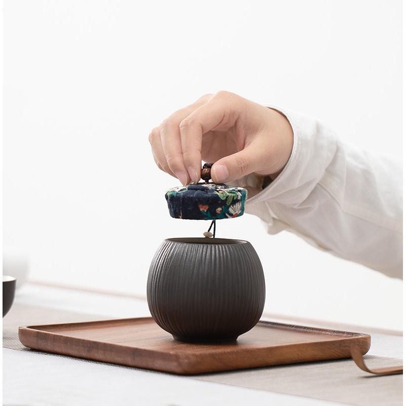 Small sealed ceramic tea canister, moisture-proof Japanese-style storage canister