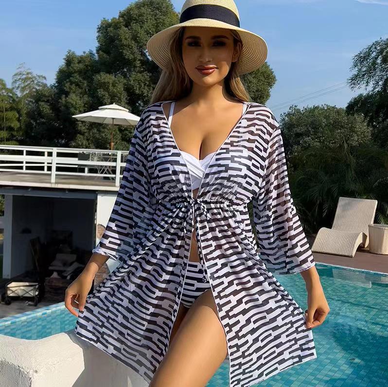 

2024 Новая женская длинная рубашка с разрезом, пляжный купальник, европейская и американская внешняя торговля, новый купальник-бикини, комплект из трех предметов XL бежевый