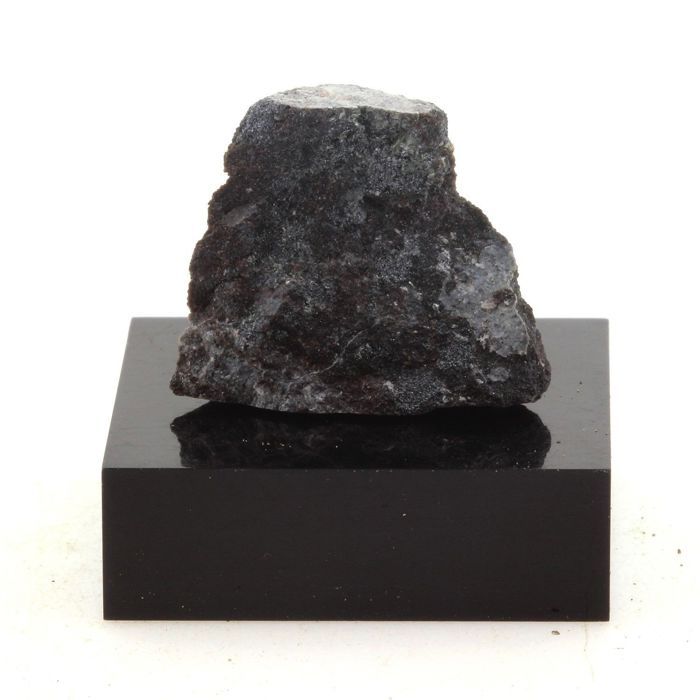 Pierres et Minéraux. Oligiste. 25.7 ct. Estrie, Québec, Canada.